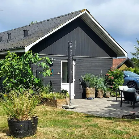 Sea View And Shared Pool On Nordbornholm Ferienhaus *